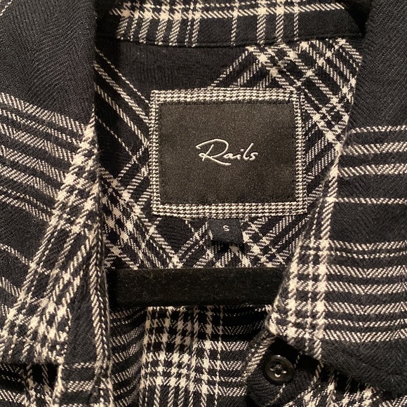 Rails Hunter button up shirt in size S - Picture 4 of 5